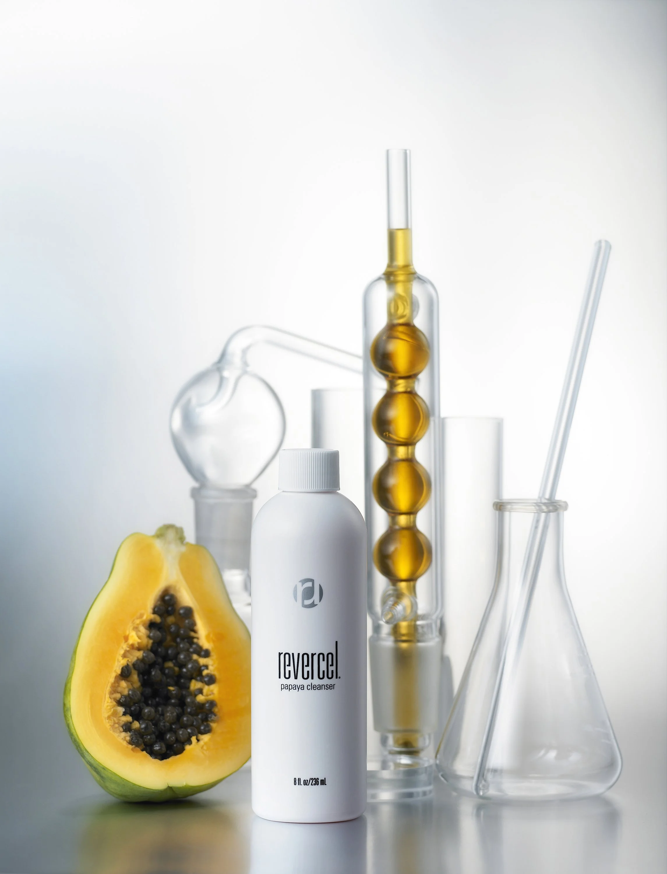 revercel-papaya-cleanser-editorial-front-white-ingredient-lab-01.jpg