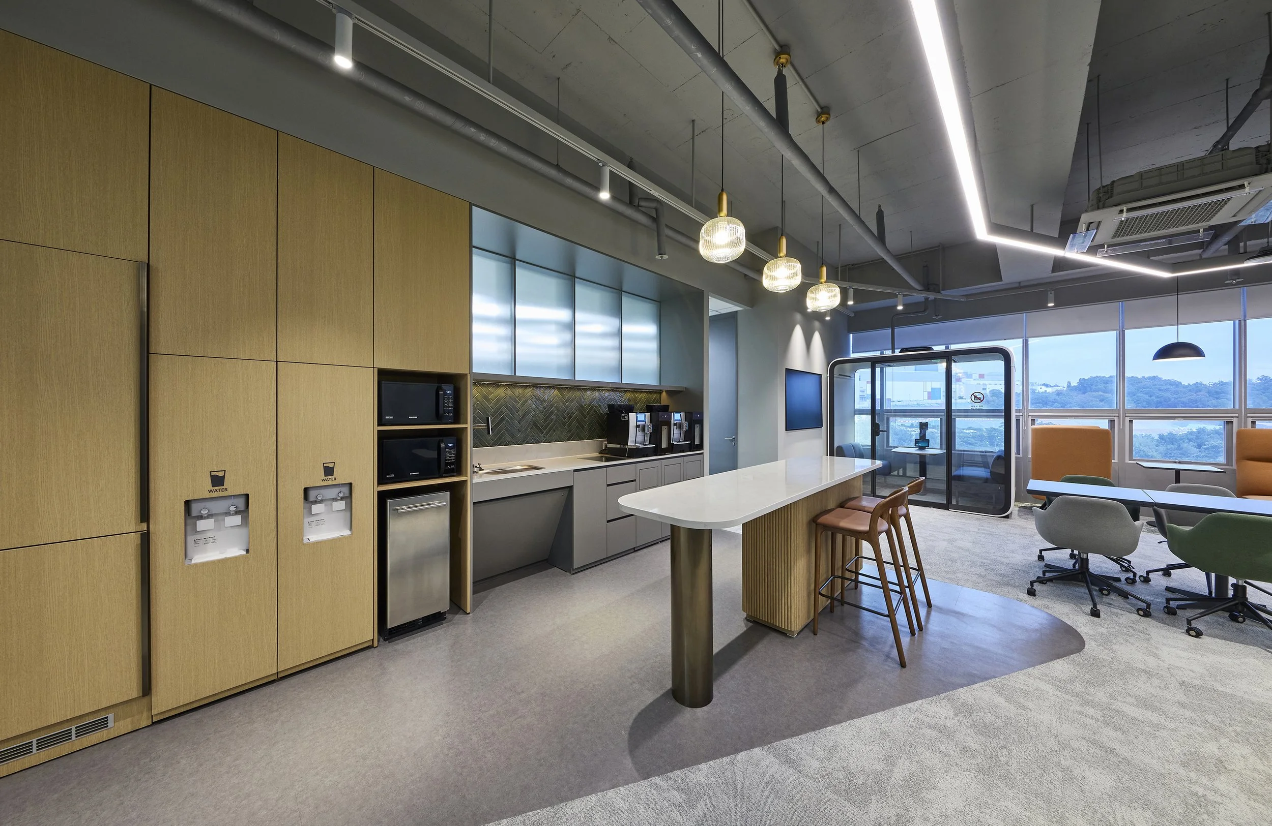 office-interior-pantry-kitchen-ambient-wood-gray-industrial-ceiling-01.jpg