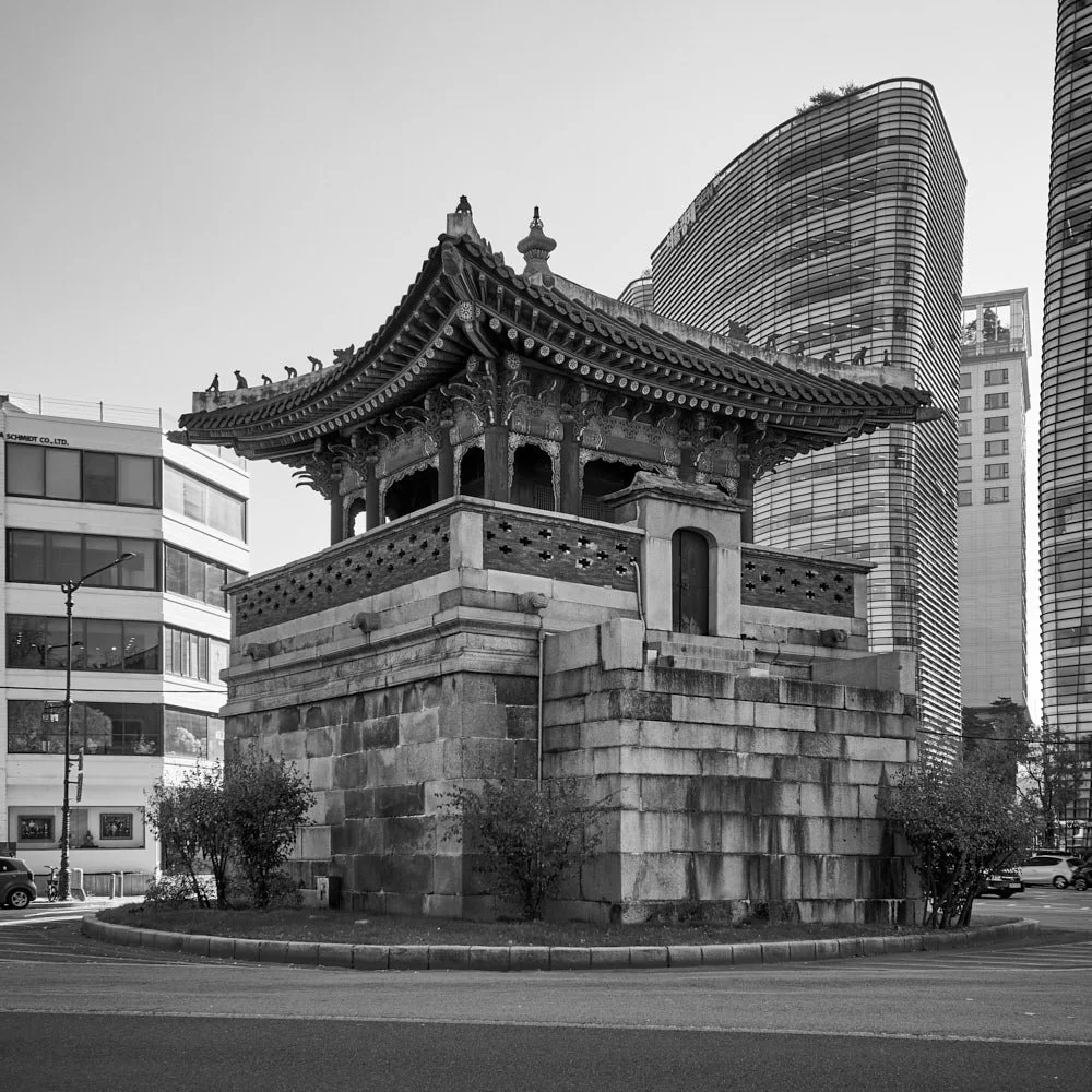 skyjoon-bosingak-pavilion-monochrome-003.jpg