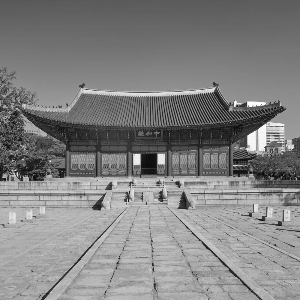 skyjoon-deoksugung-jungwajeon-front-view-monochrome-024.jpg