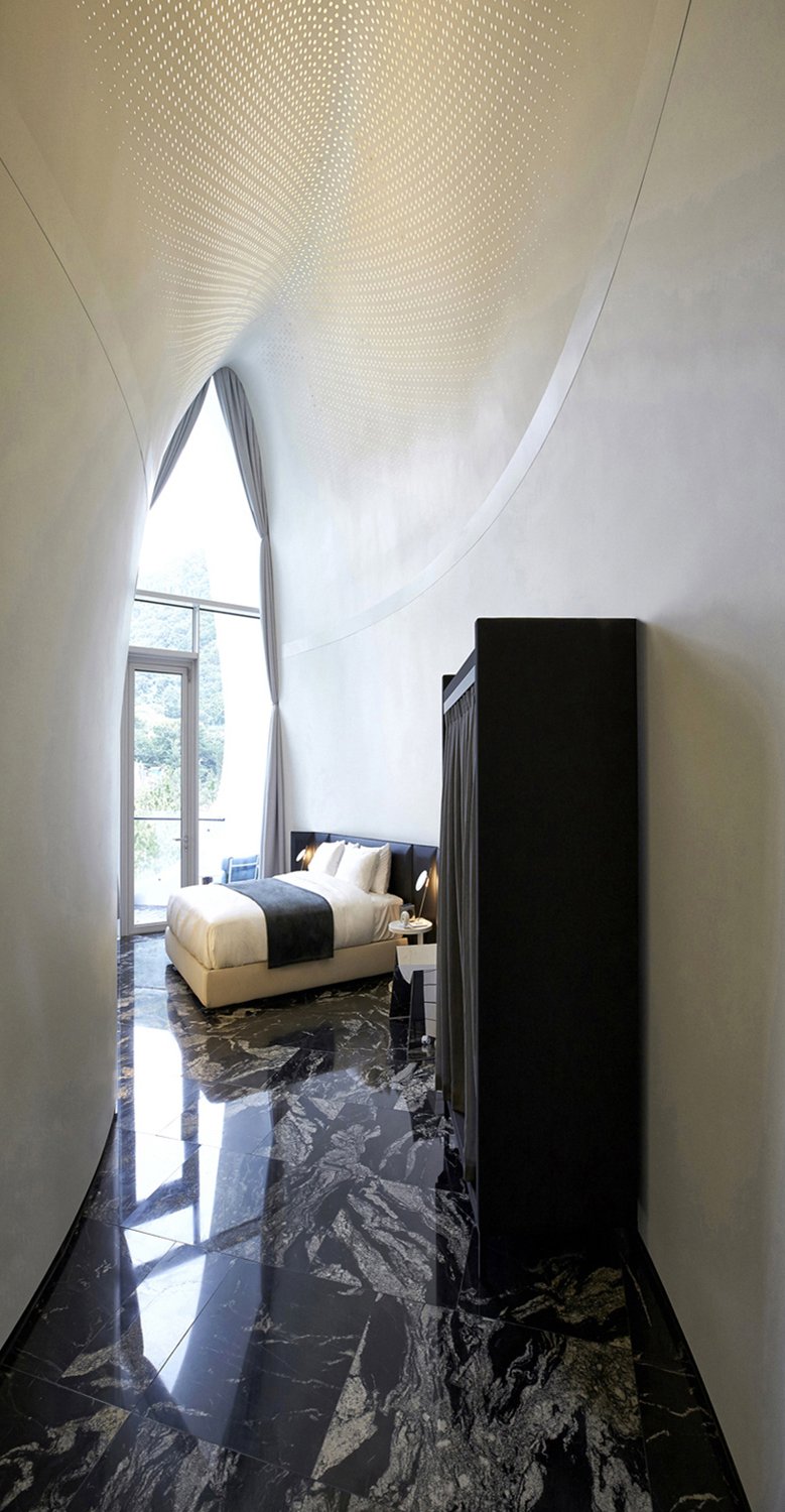 ulleungdo-resort-villa-interior-bedroom-ambient-white-black-marble-01.jpg