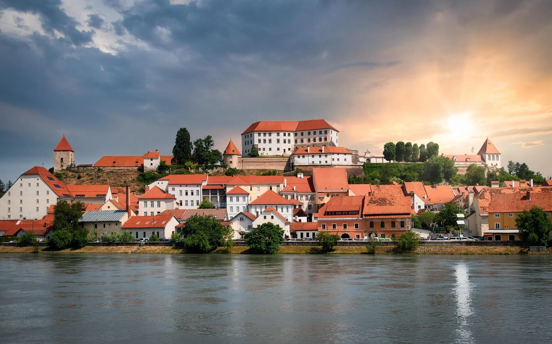 franz26-slovenia-8027856_1920.jpg