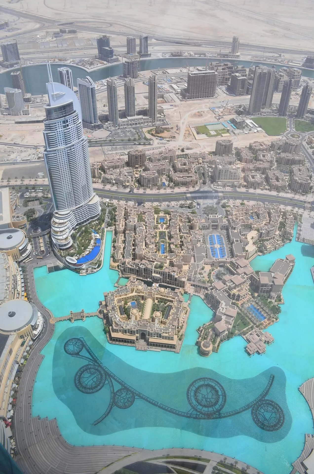 carlosat-dubai-2151681_1920.jpg