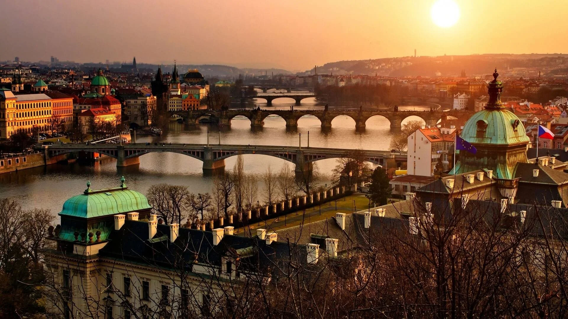 1552036-prague-1119791_1920.jpg
