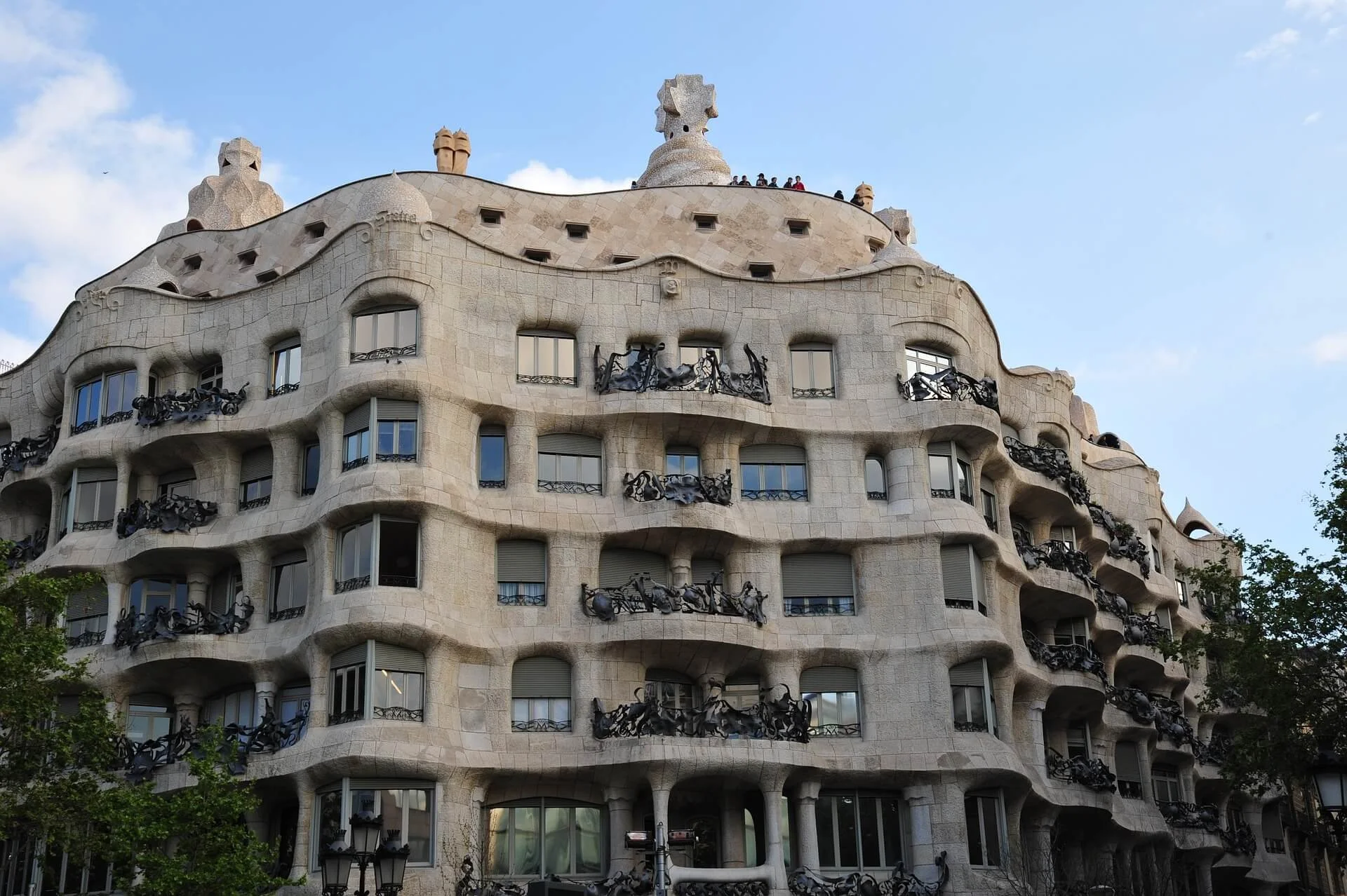 joeytang-barcelona-4899368_1920.jpg