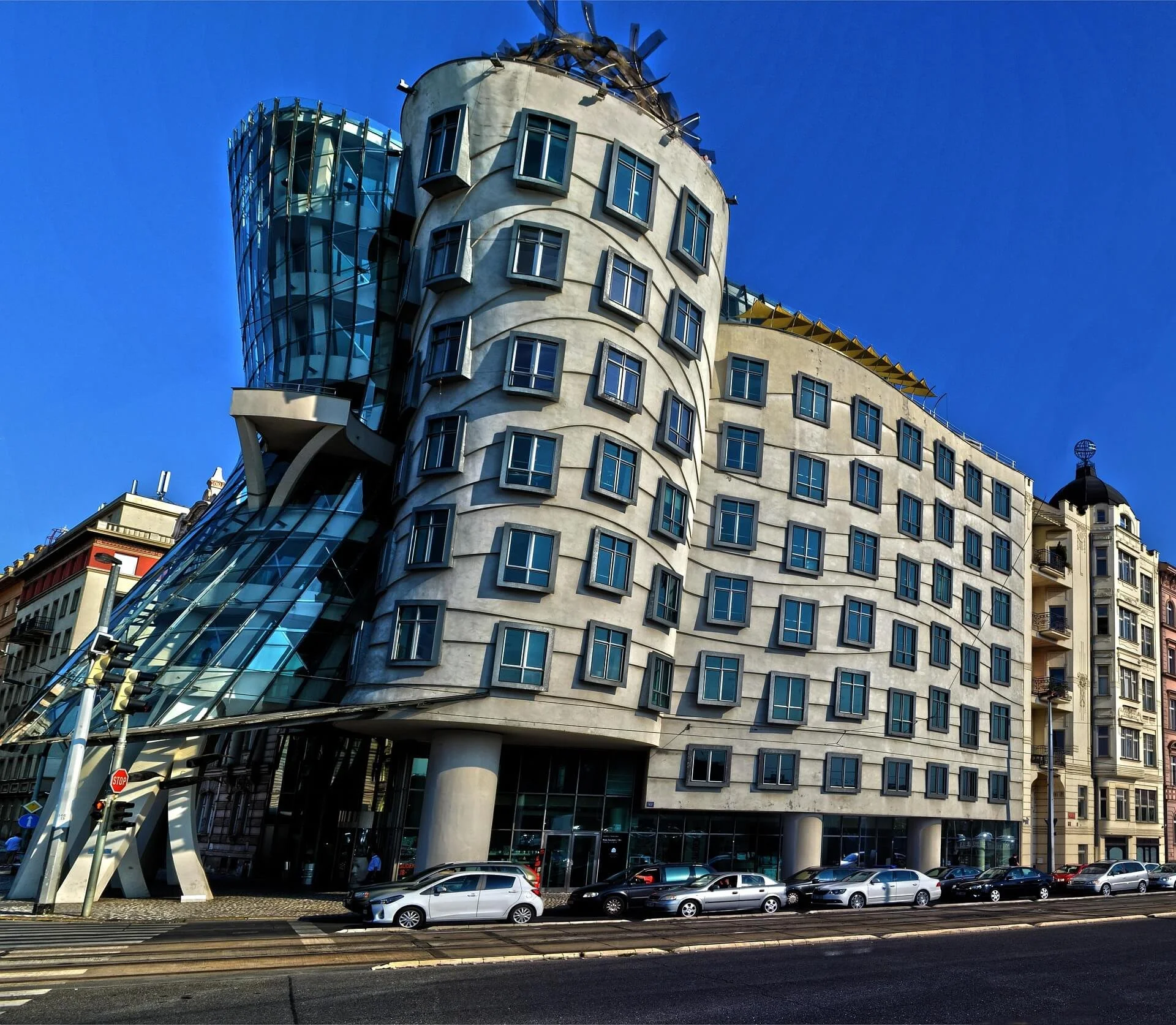 434436-building-922531_1920.jpg
