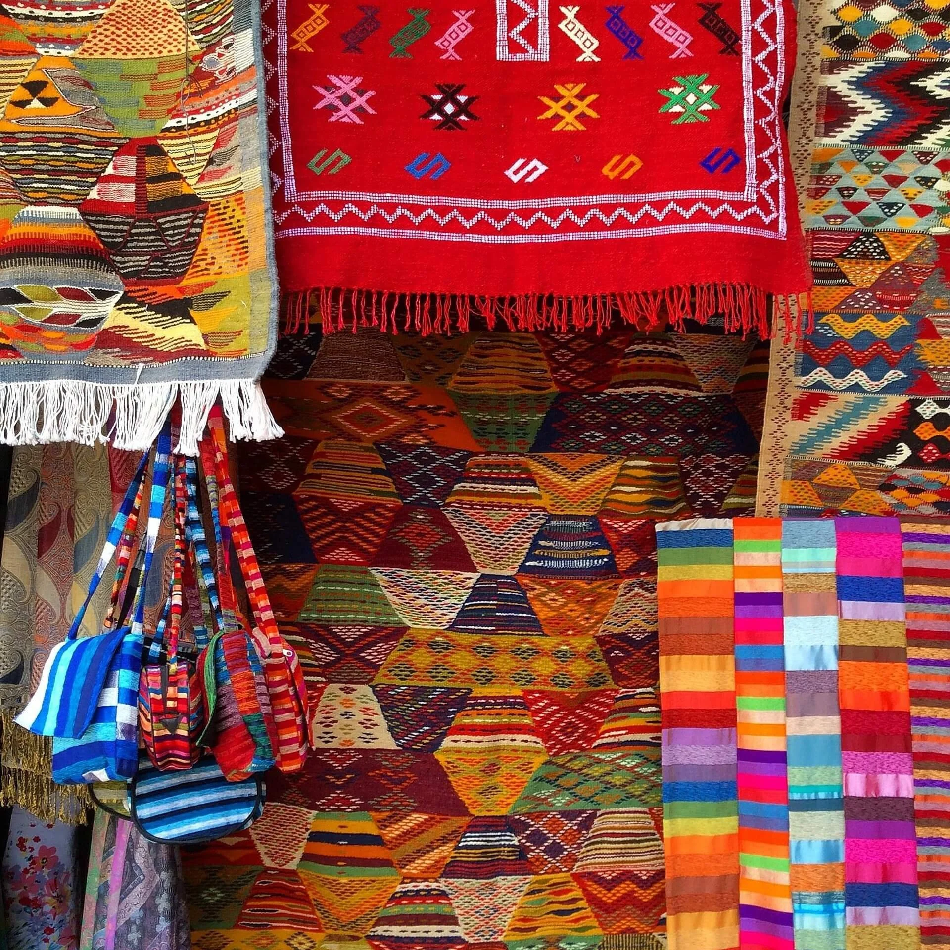regardezmoidonc-carpet-571538_1920.jpg