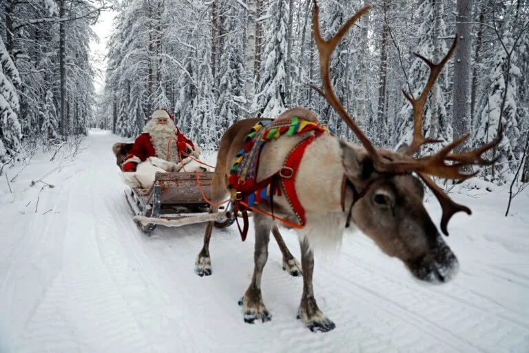 2016-12-16T160231Z_1910261217_RC12A43AC3D0_RTRMADP_3_CHRISTMAS-SEASON-SANTA-768x512.jpg