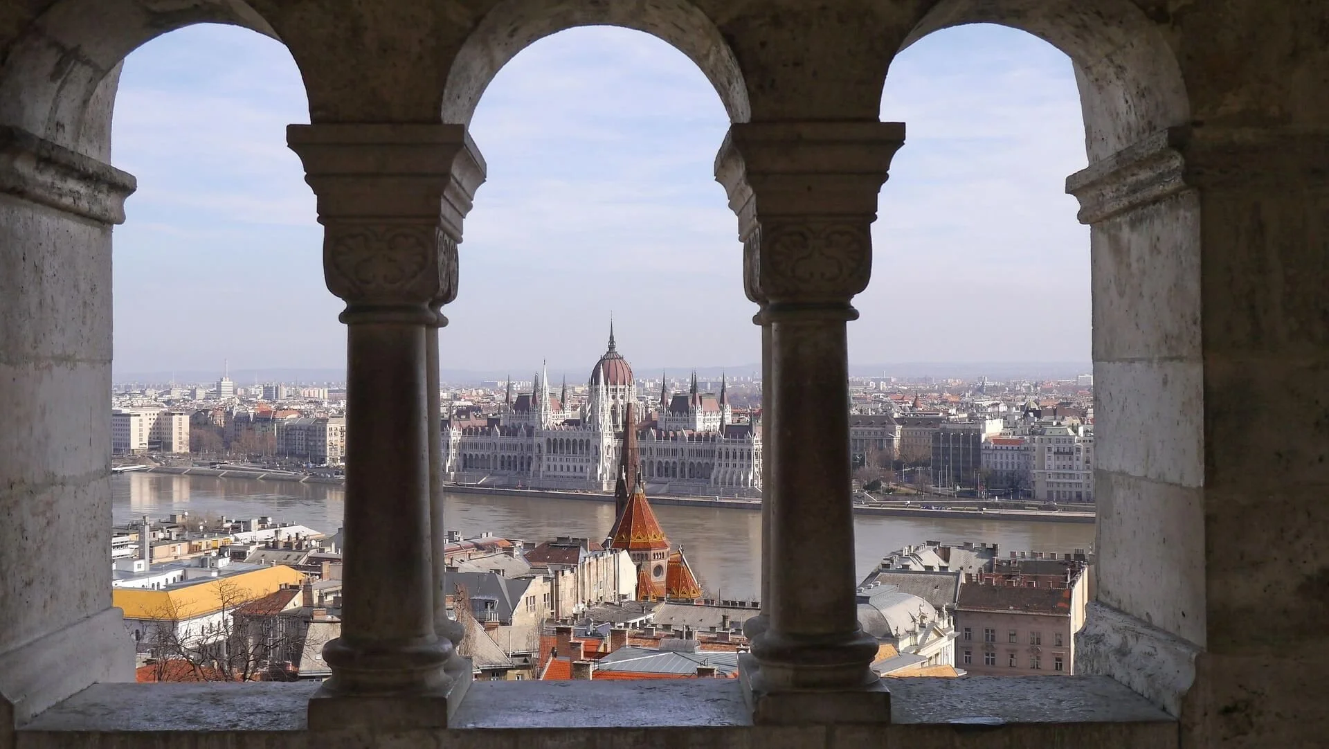charlemagne-scape-92603_1920.jpg
