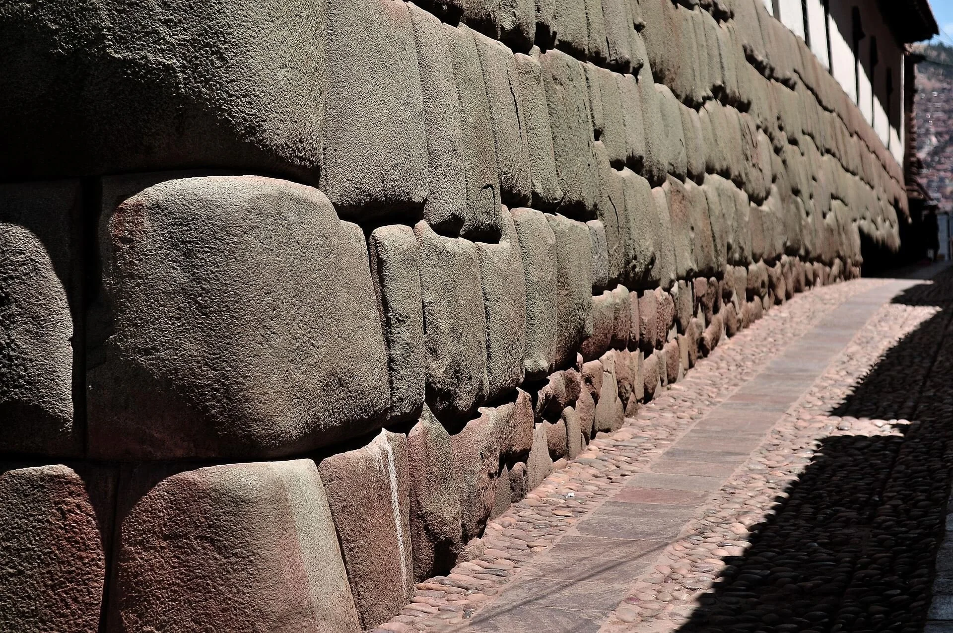 karlomanson-stones-cusco-2608832_1920.jpg