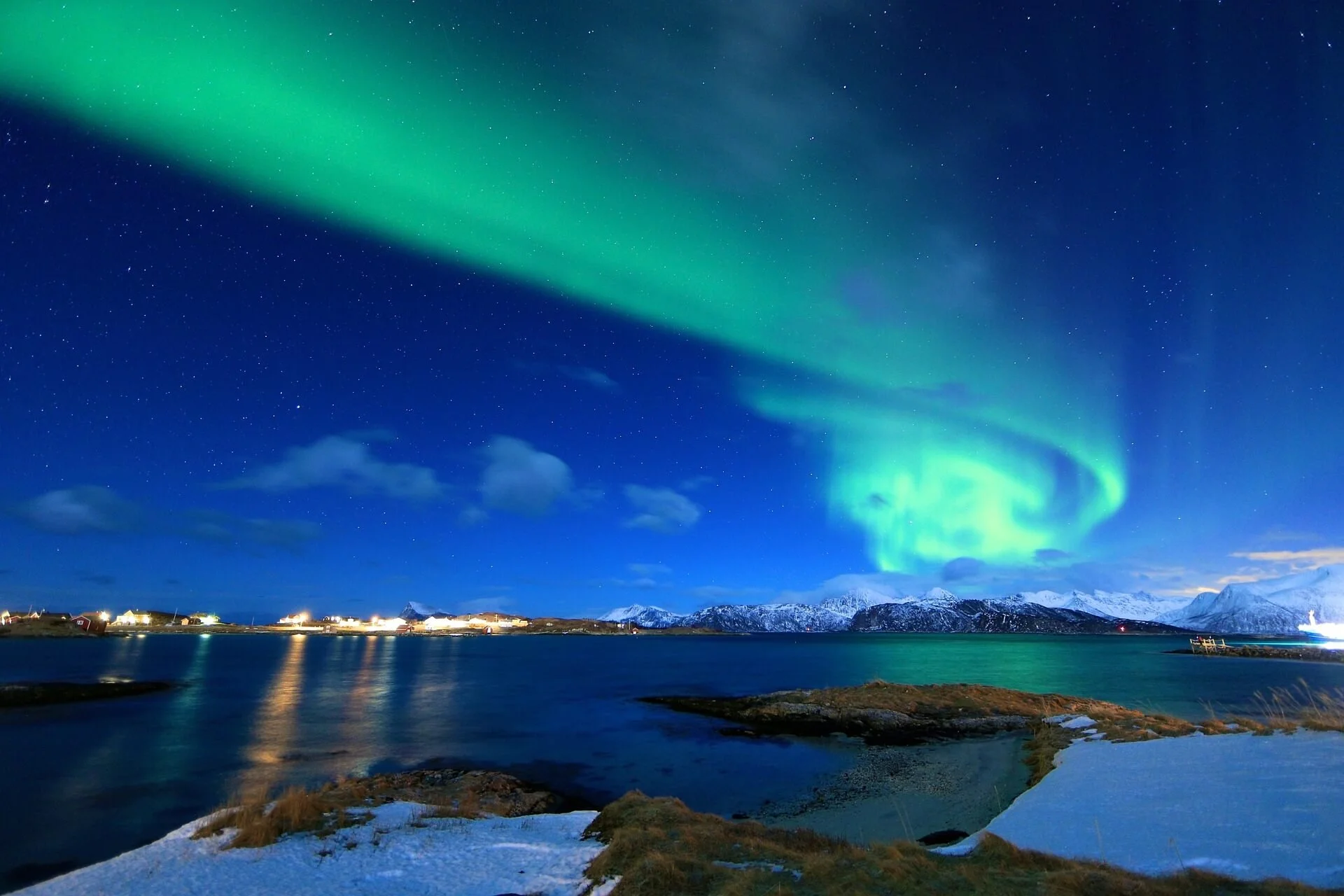 ddstudio-northern-light-2387777_1920.jpg