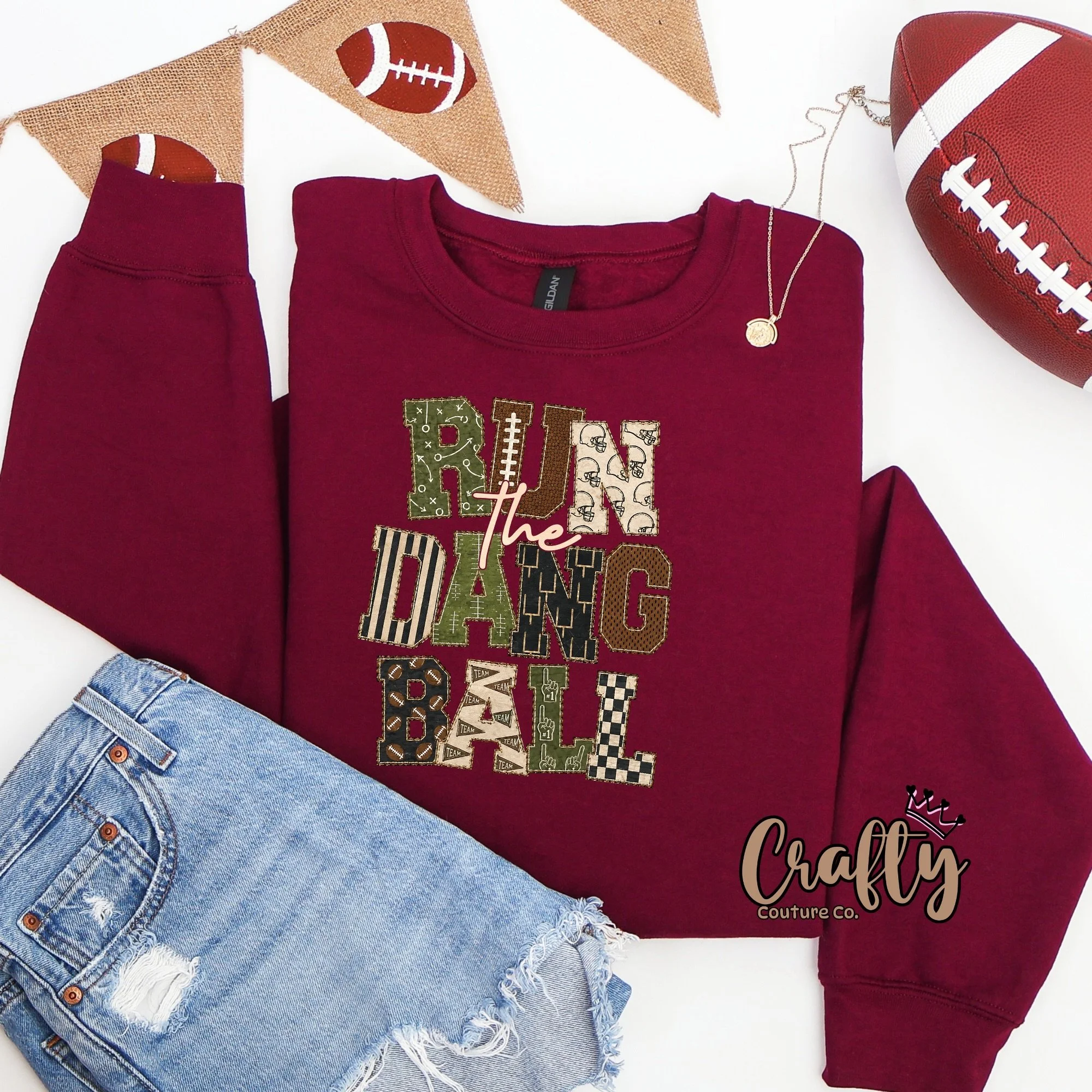 🏈 RUN THE DANG BALL! 🏈
Football Sundays are BACK and I&rsquo;m ready for it! 🙌🏼🍂

Whether you&rsquo;re yelling at the TV, hosting game day, or just there for the snacks 😂&hellip; this one is made for football season!

🤎 Available on tees &amp;