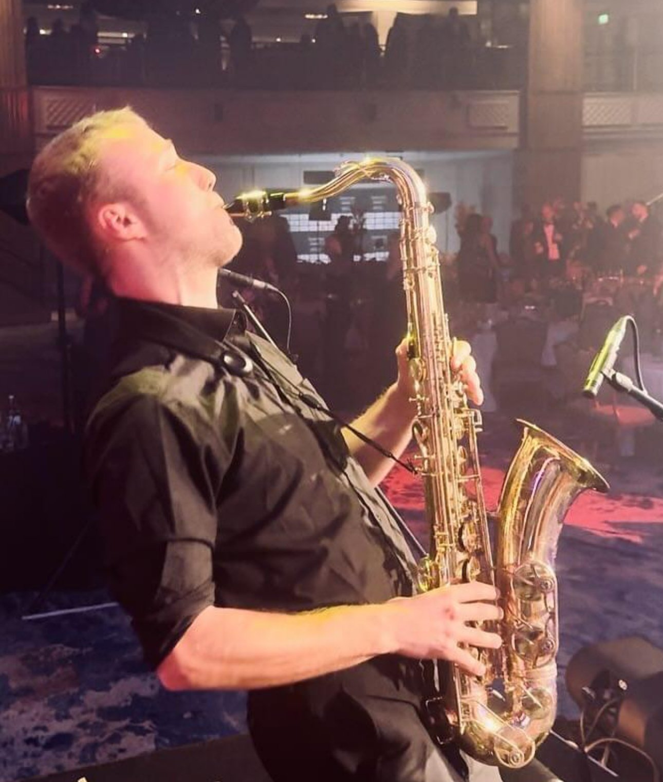 Exclusiv saxophonist performing at Grosvenor House event