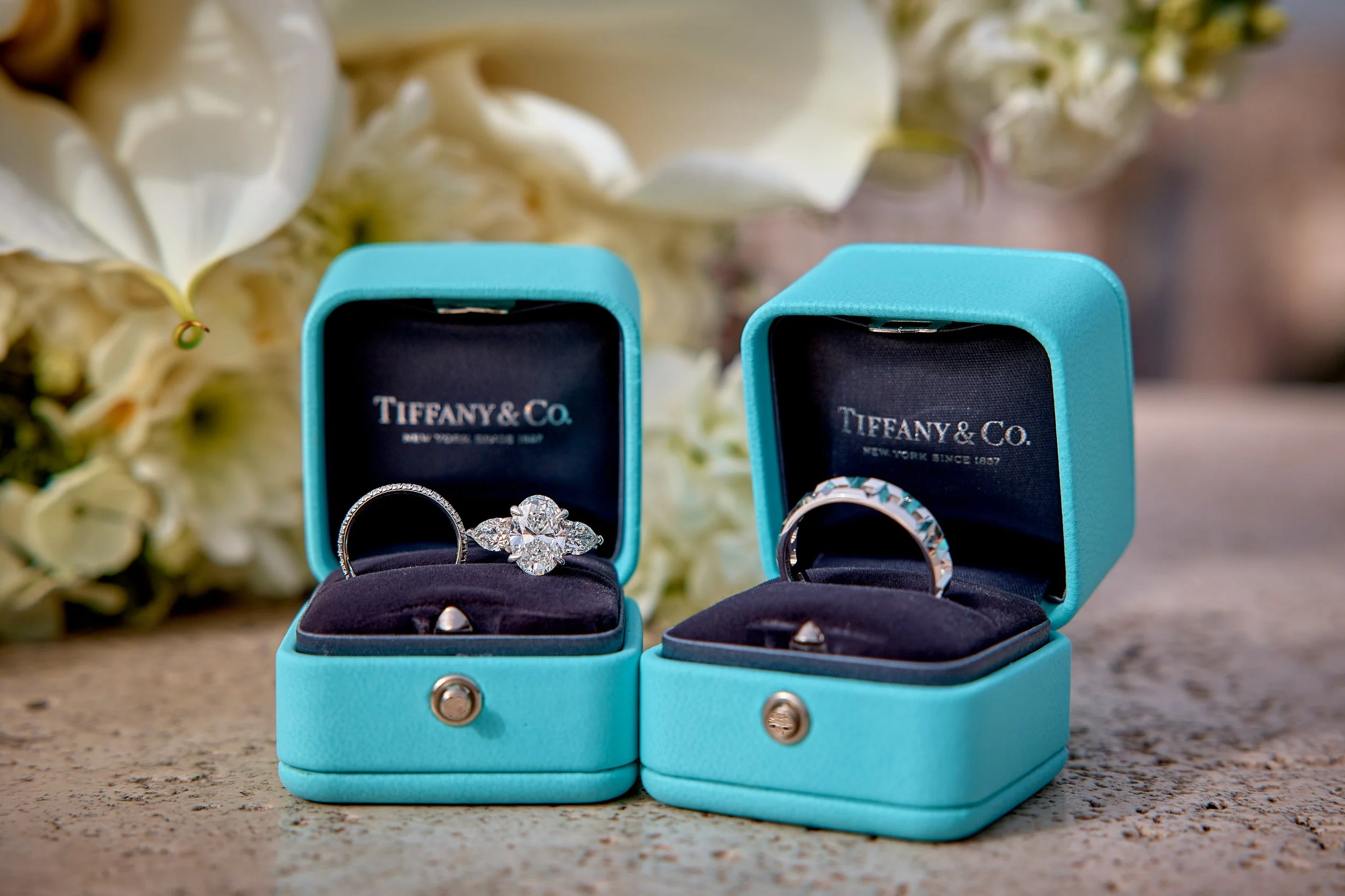 Two wedding rings presented in a box at a Rome elopement — Rome Luxury Elopements