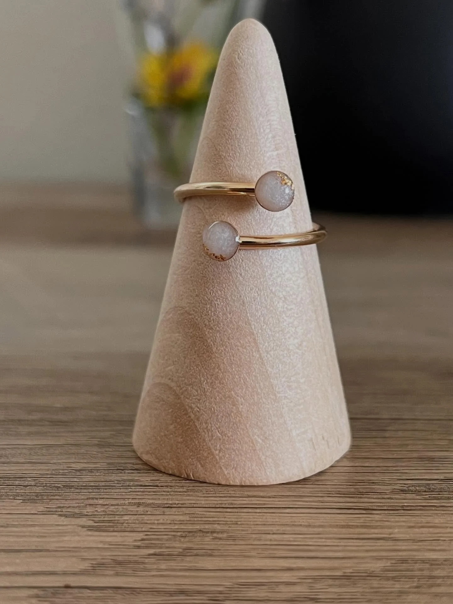 Loving this dainty wrap band with two 4mm bezel cups for this breastmilk keepsake ring. Accented with darker gold flecks. 

Representing the breastfeeding journey for both babies. Bags of frozen milk that were already expired went on to make somethin