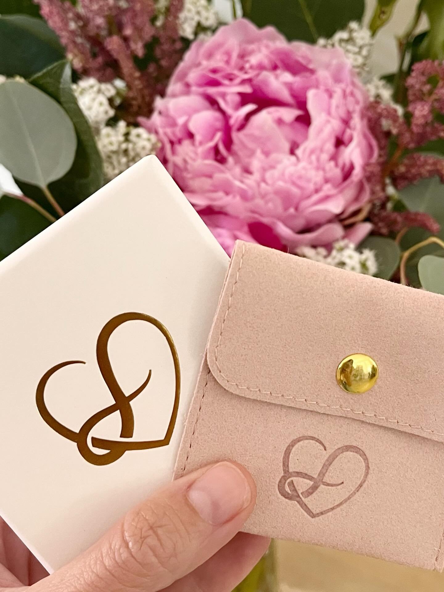 🩷
So happy with how my new jewelry pouches and boxes came out! 

#foreverloved #keepsakejewelry #southbay #smallbusiness