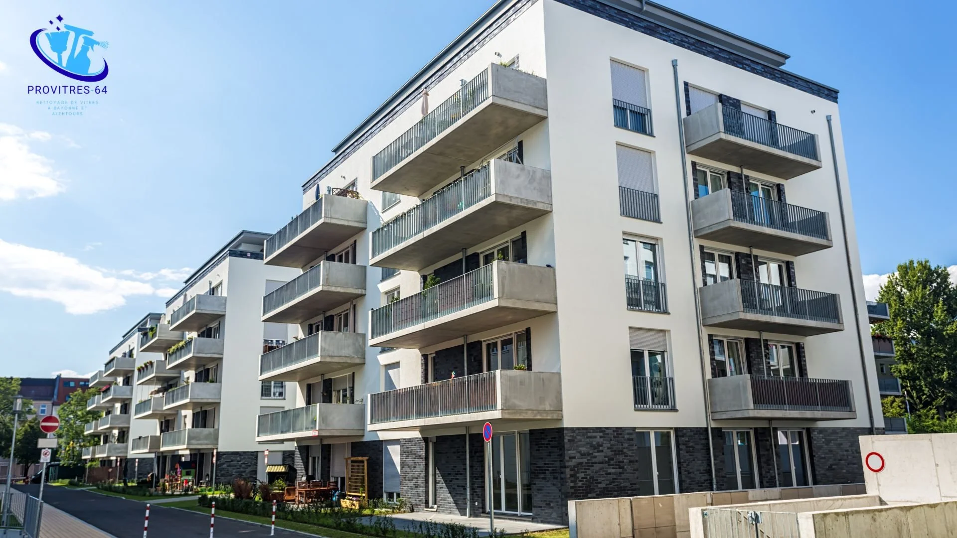 Syndic de copropriété : comment gérer l'entretien des vitres d'un immeuble ?
