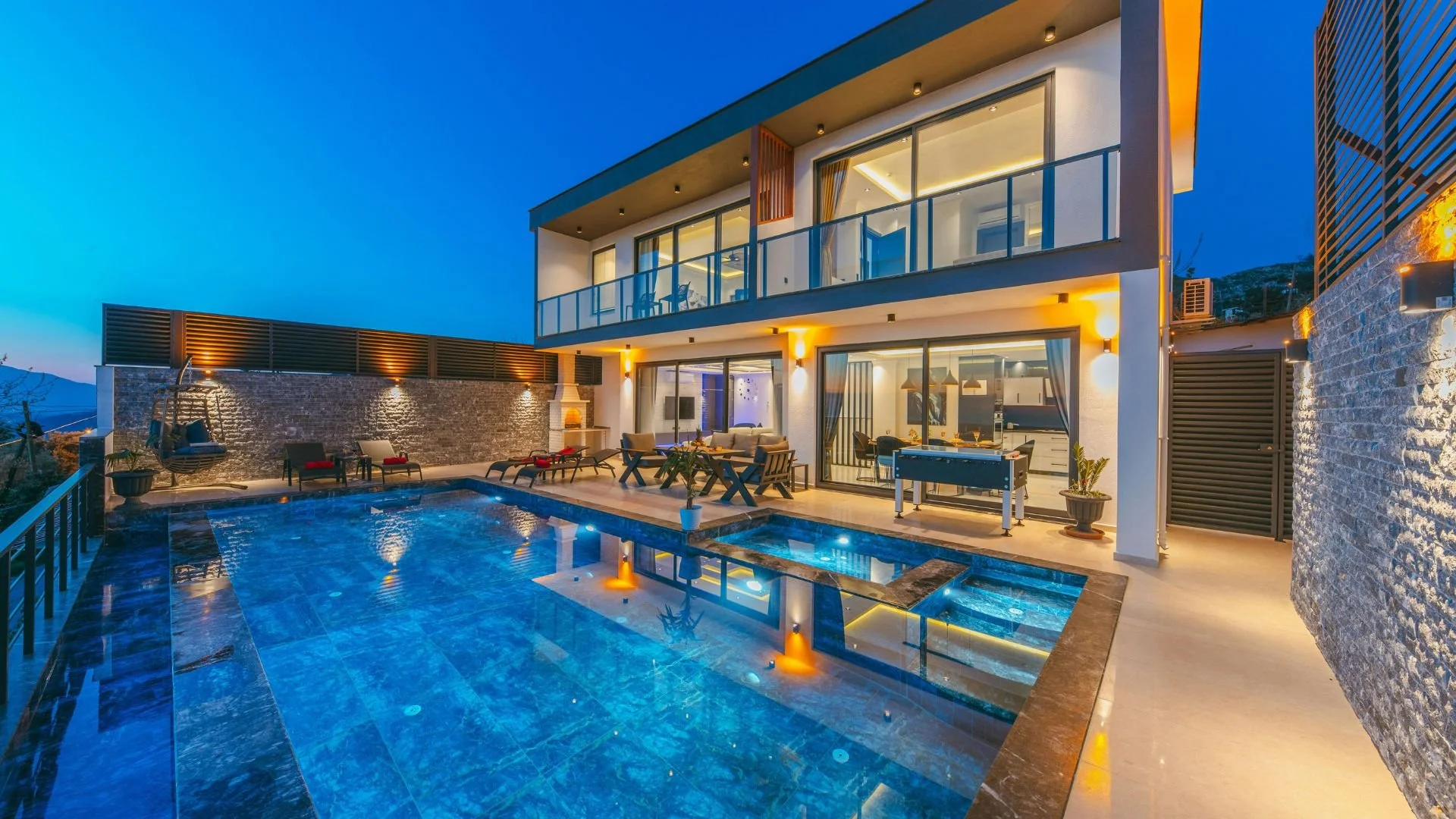 Nettoyage de vitres pour villas de luxe au Pays Basque — L'exigence ProVitres-64