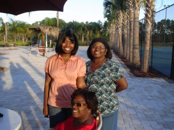sheriss-brenda-jackie-thanksgiving2008.jpg