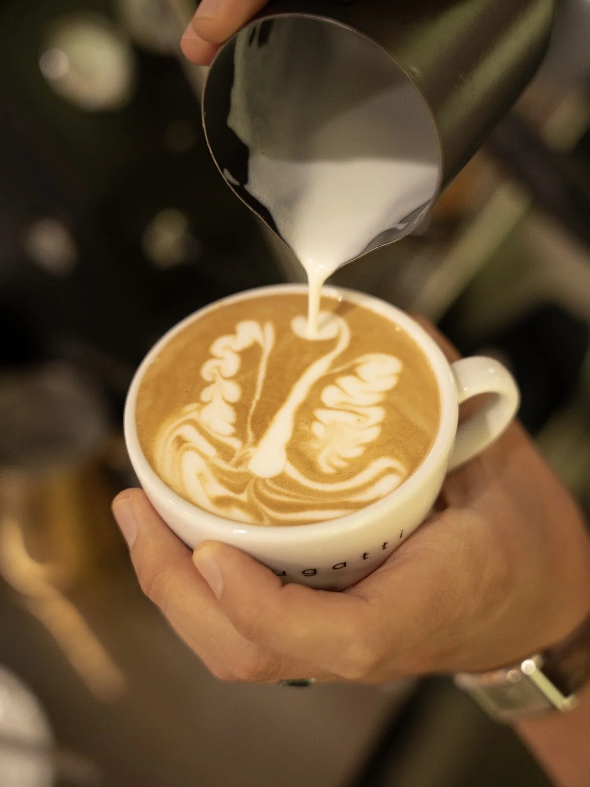 Professionelle Latte Art an der Mobilen Kaffeebar von Moonlight Espresso für Events in Köln und NRW