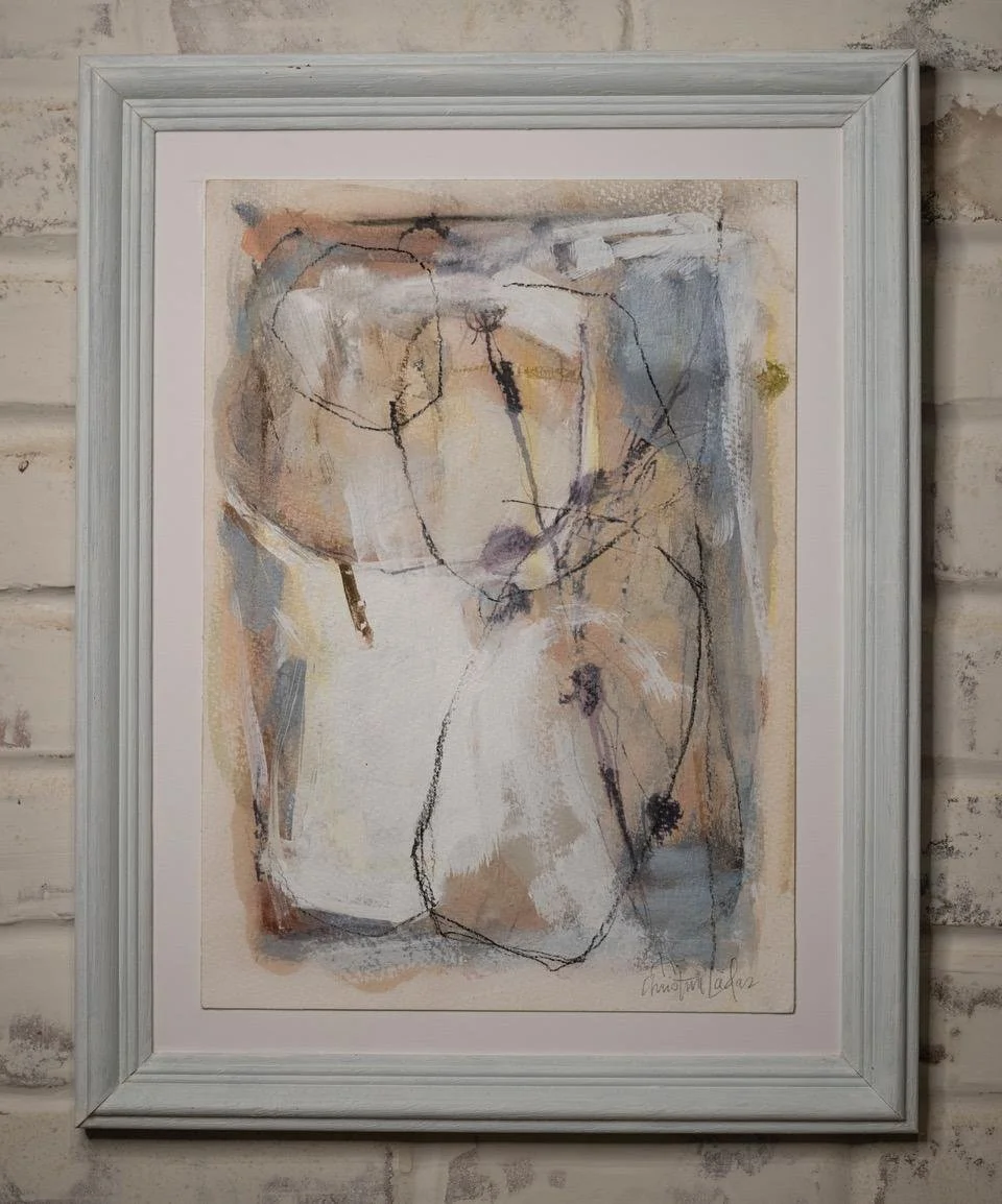Aella - With Vintage Frame