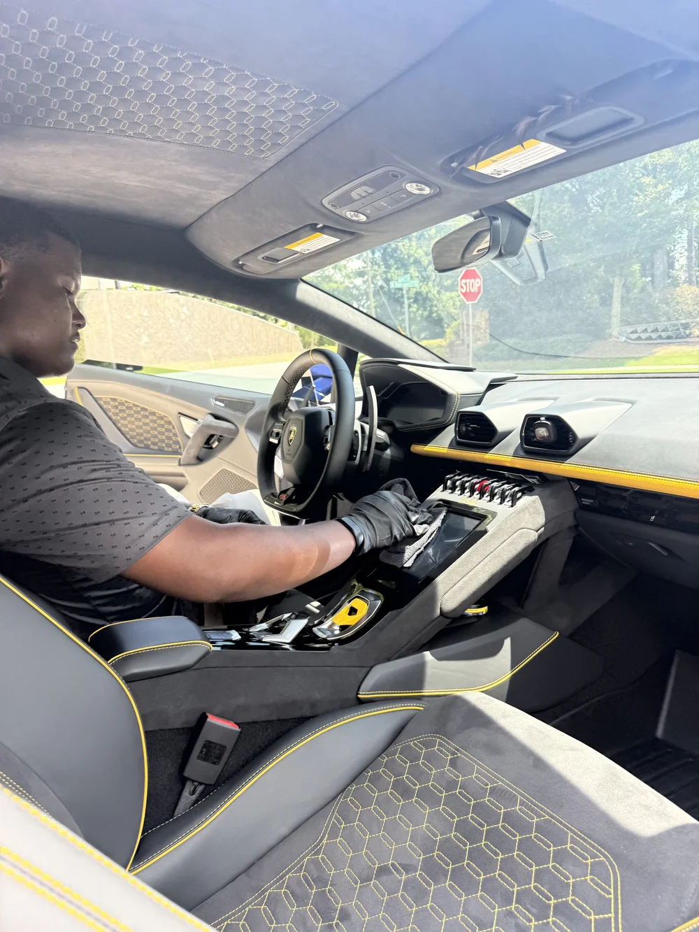 Lamborghini Huracán: interior detail, by CMPLX Detailing