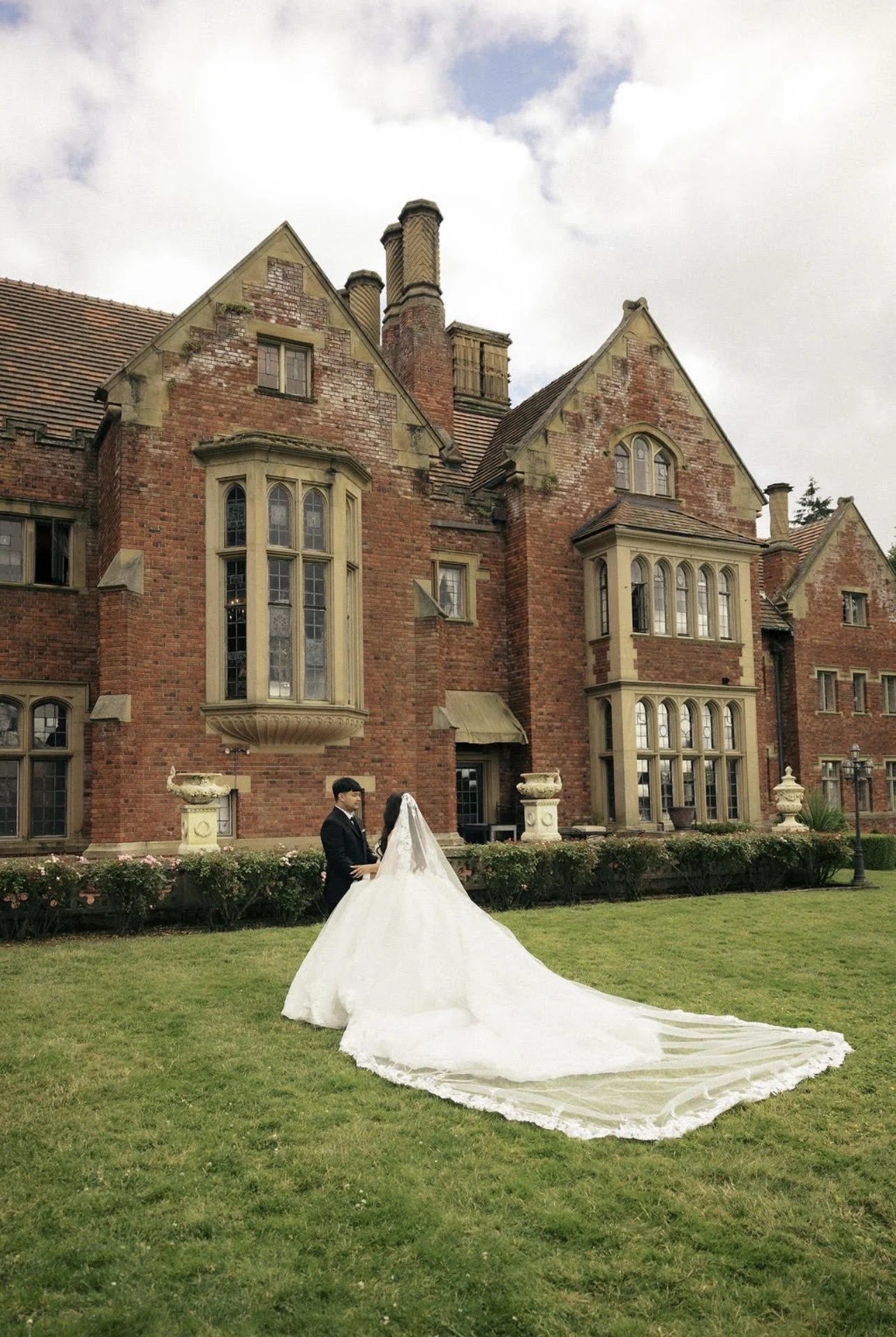 Six Hours &amp; Thornewood Castle