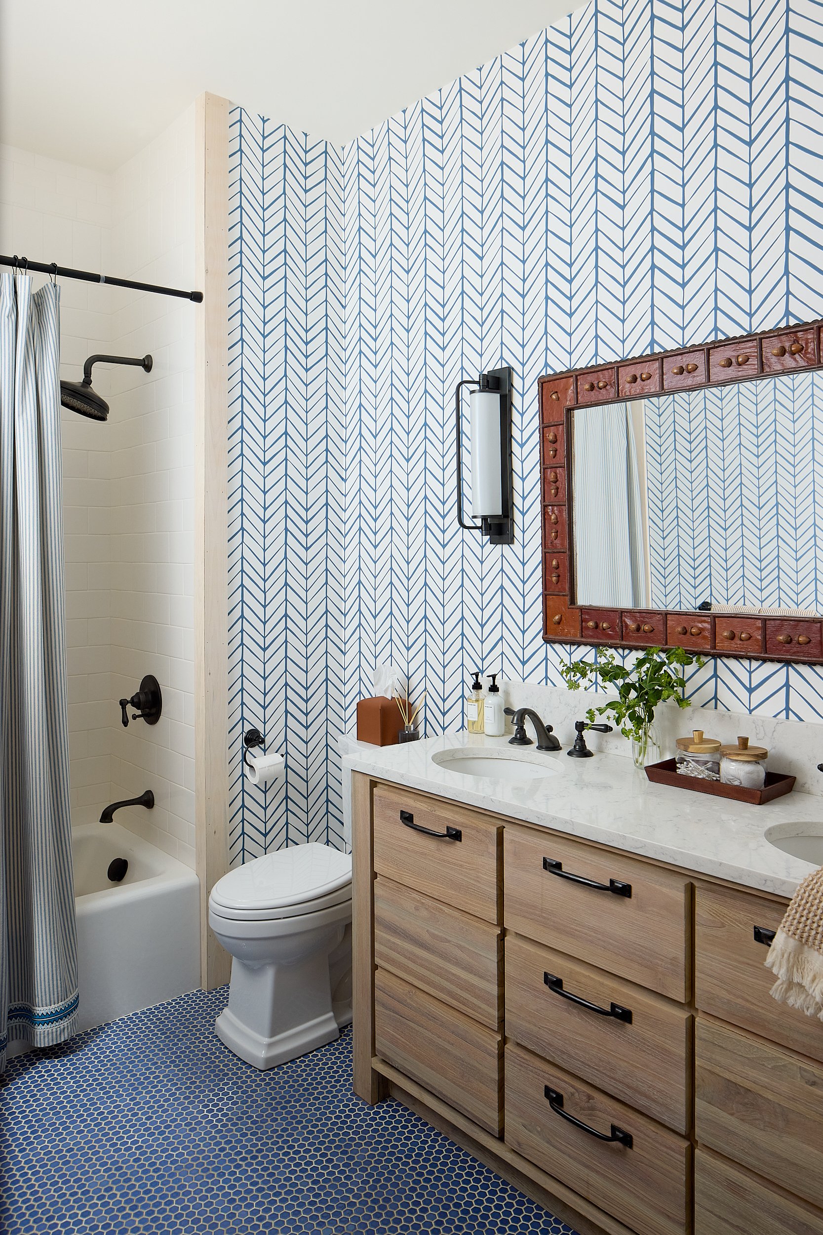 Listing-Lower-Level-Bathroom_0801.jpg