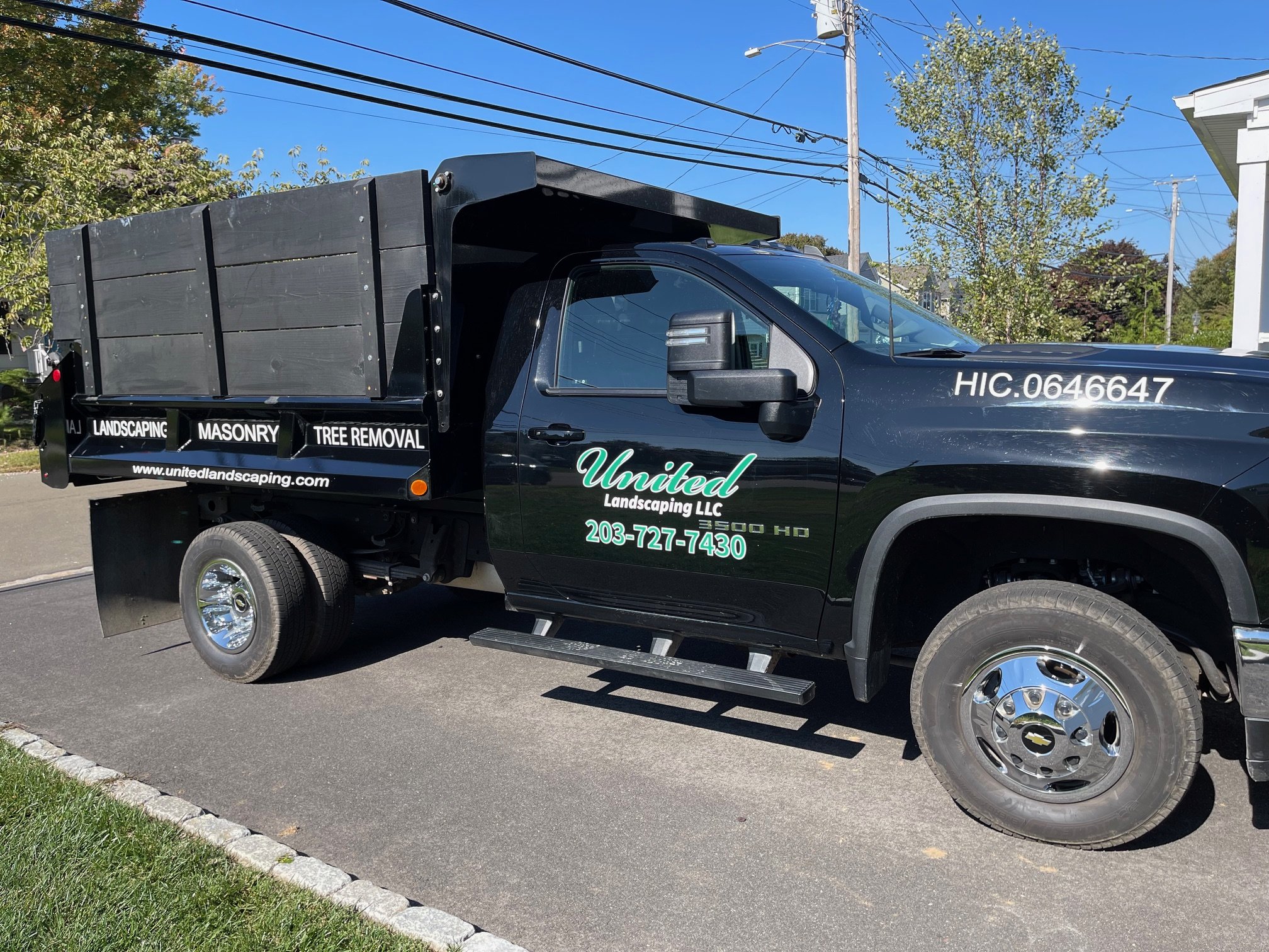 Fleet lettering for United Landscaping in CT