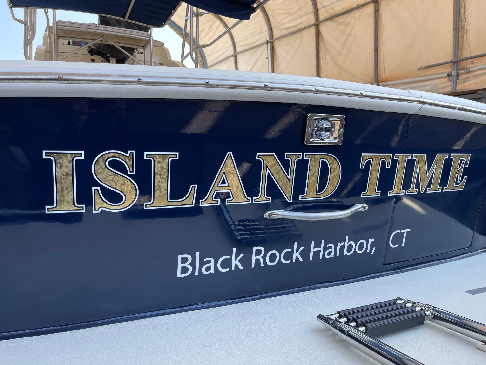 Triple layered cast vinyl with 22K Florentine Real Gold brand lettering