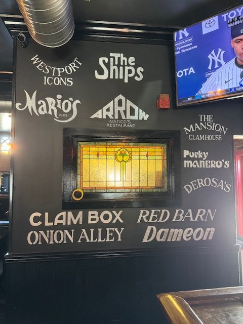 LITTLE PUB     Westport     Hand lettered Icons
