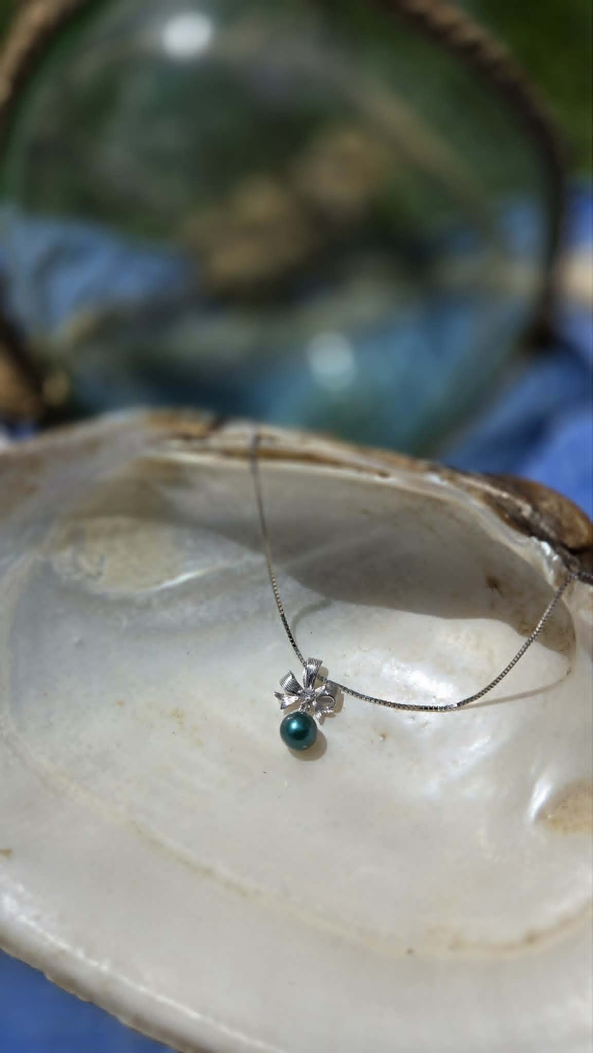 Bowtie Pendant