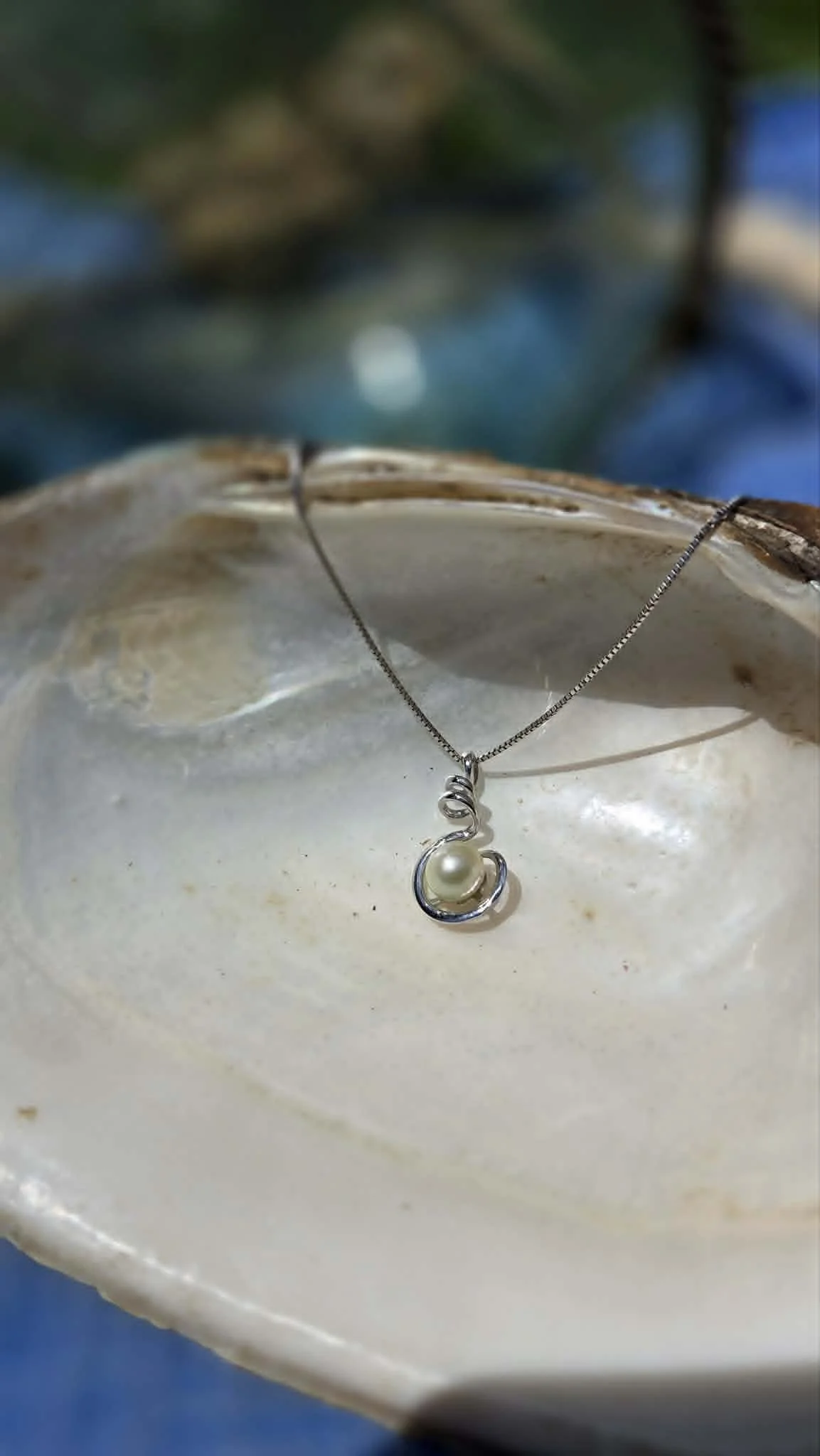 Twisted Round Pendant
