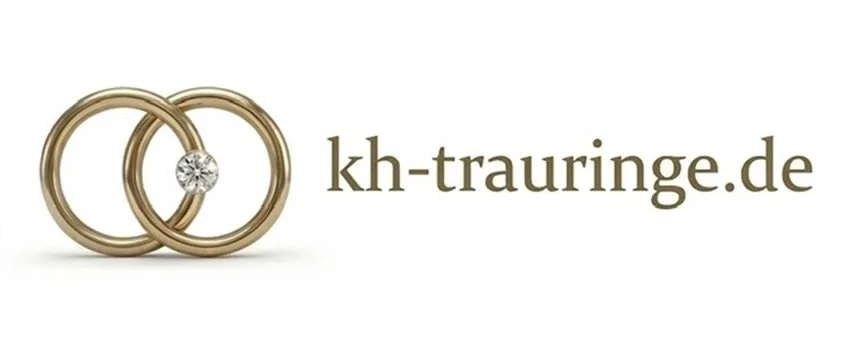 Zwei goldene Eheringe mit einem Diamanten zwischen den Ringen, daneben die Webseite kh-trauringe.de