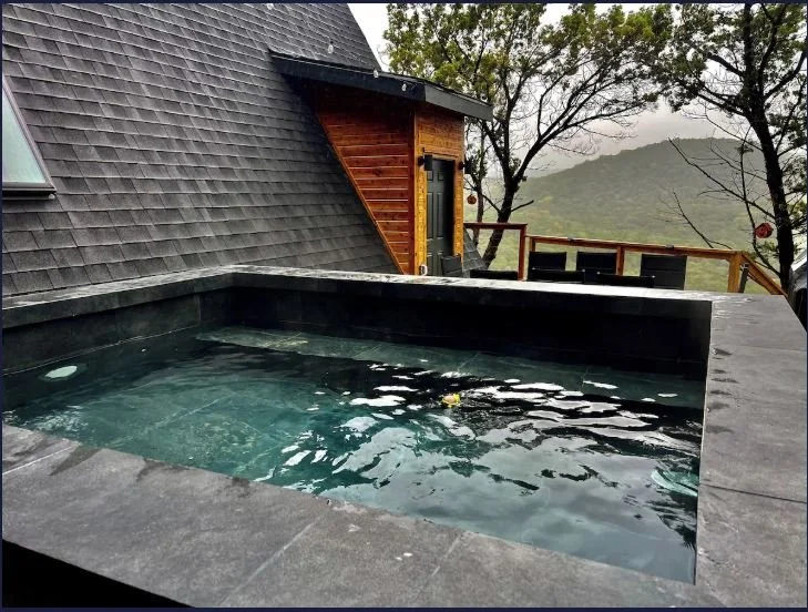 pool.JPG