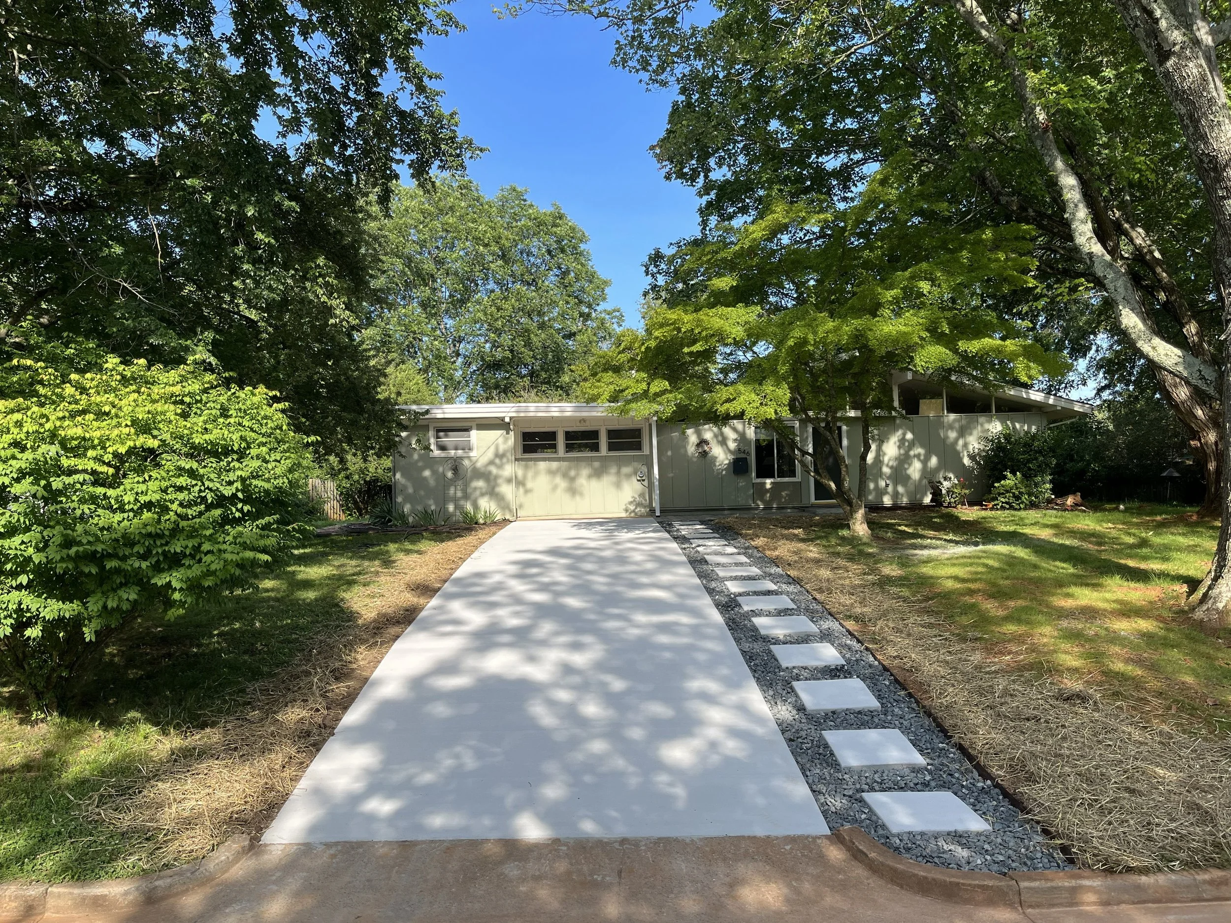 Richmond, Virginia Concrete driveway and walkway