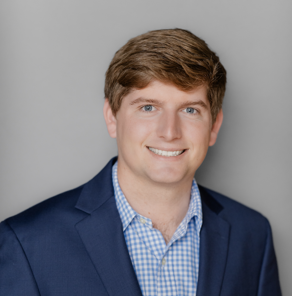 Headshot portrait of Oakwood Landscapes' co-founder - Carter Keller.