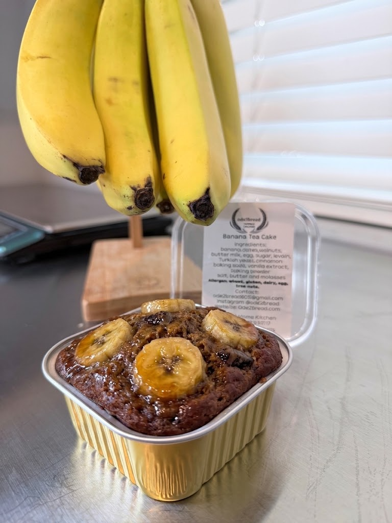 Inspired by Tartine's pastries, this 3-inch Banana Tea Cake is pure delight. If you are a banana nut muffin fan, this is a level up for sure. Here is why:

Crafted with my original Ode2bread leaven: sweet banana and tangy buttermilk, filled with roas