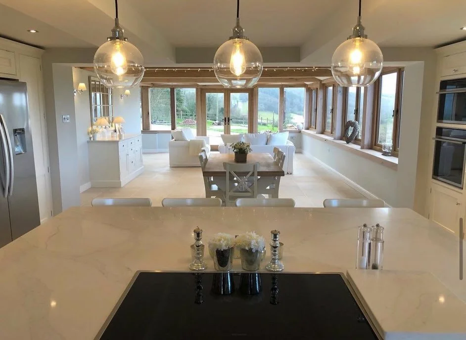 Throwback to this gorgeous oak frame extension I had the chance to work on. The white tint oil gives it such a unique touch that complements the entire space.