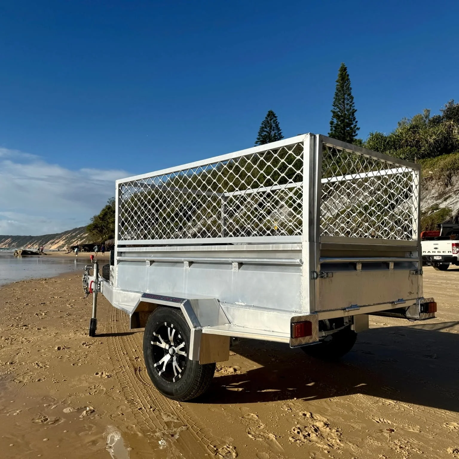 infinite-fabrications-custom-aluminium-box-trailer-brisbane-angle.jpg