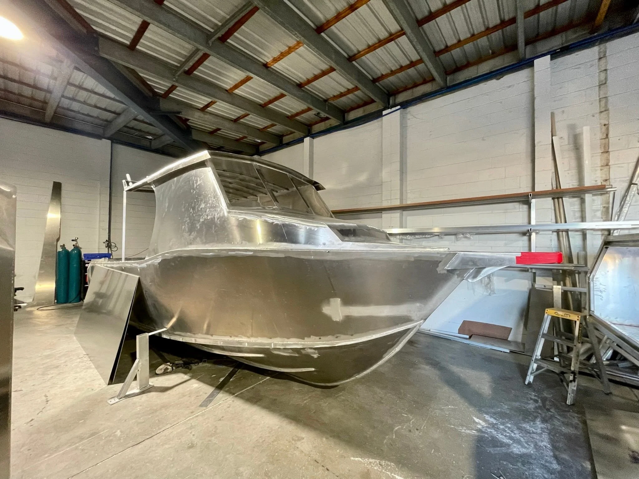 custom-aluminium-fishing-boat-front.jpg