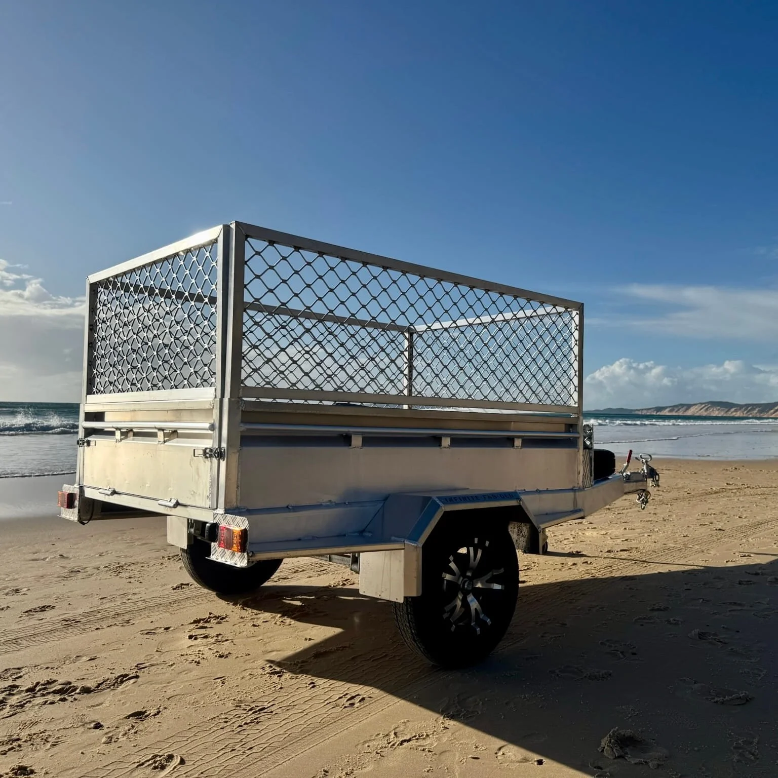 infinite-fabrications-custom-aluminium-box-trailer-brisbane-rear.jpg