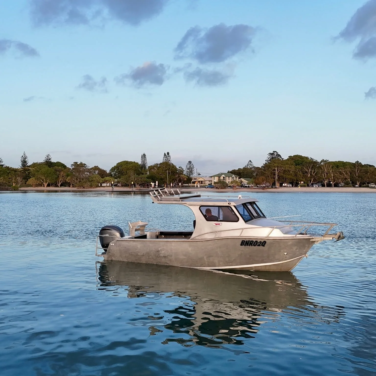 infinite-fabrications-custom-aluminium-boat-brisbane-on-water-side.jpg