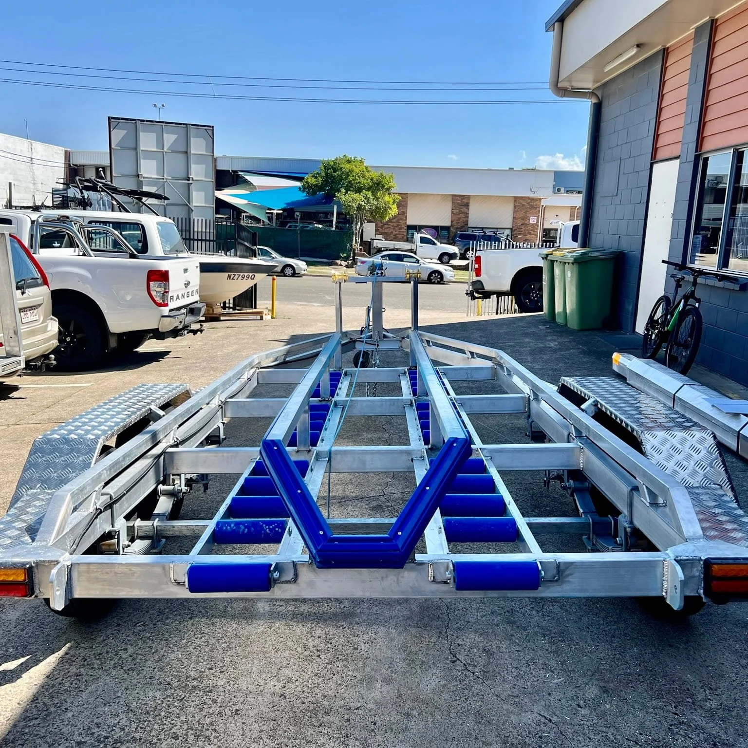 infinite-fabrications-custom-aluminium-boat-trailer-brisbane-rear.jpg