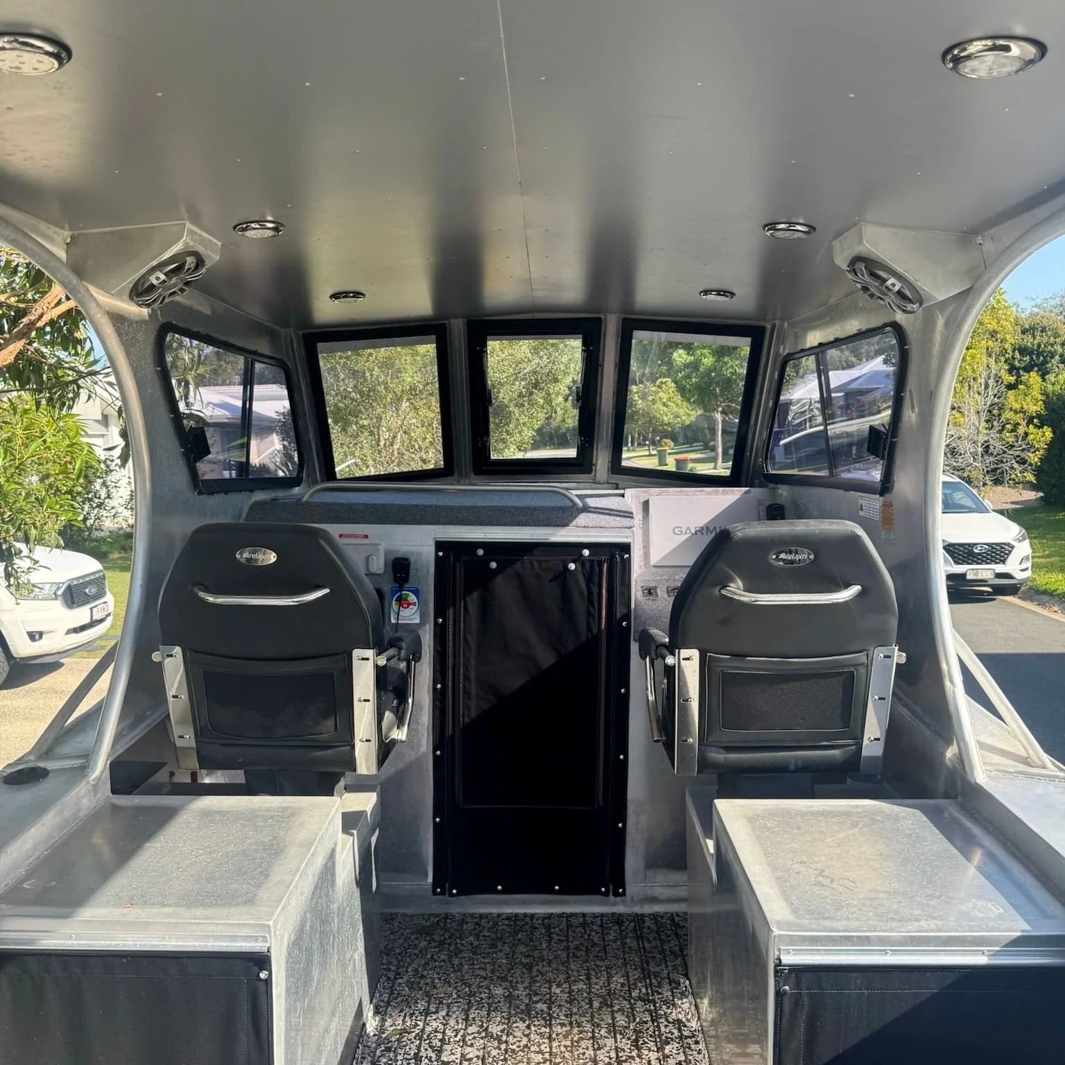 infinite-fabrications-custom-aluminium-boat-brisbane-interior-1.jpg