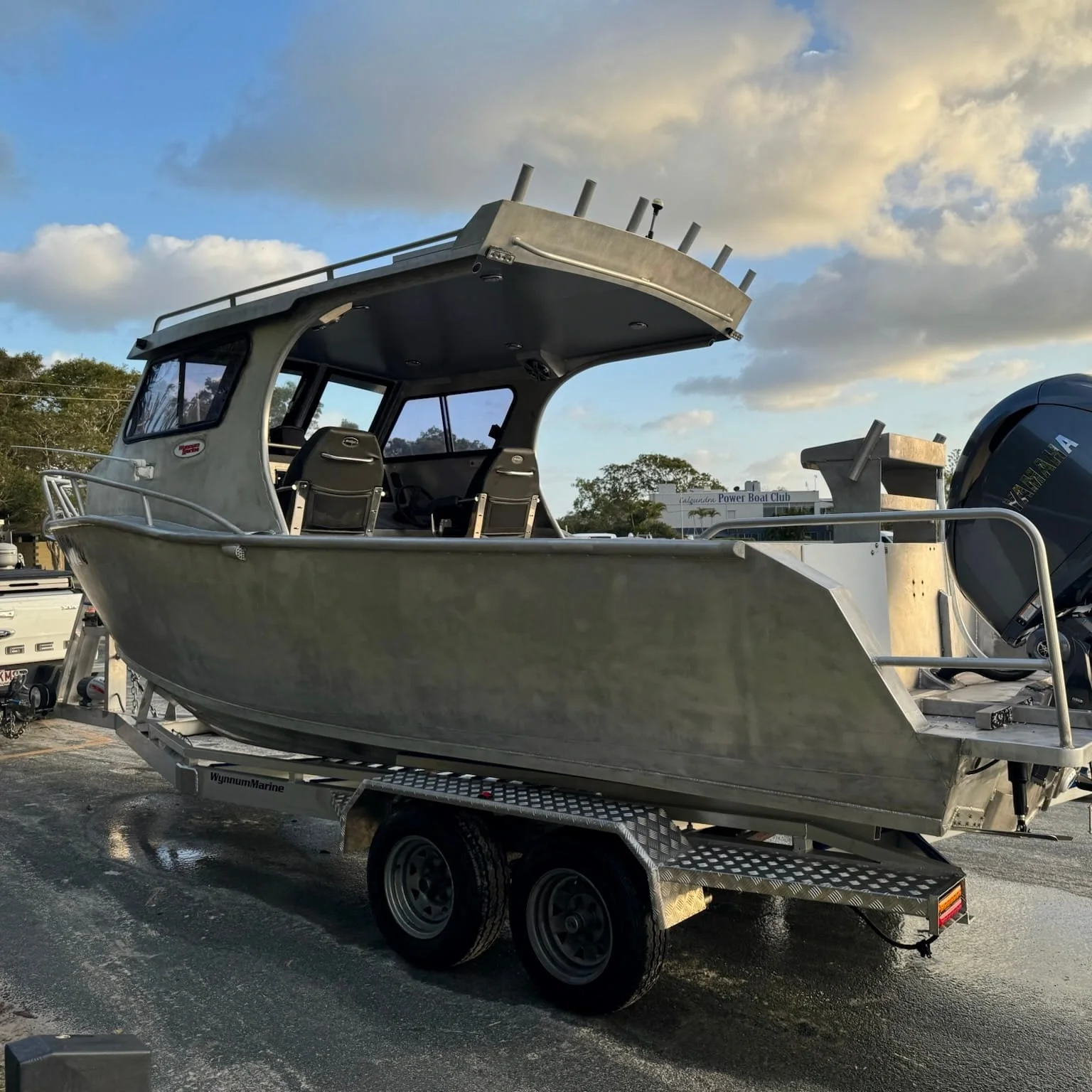 infinite-fabrications-custom-aluminium-boat-brisbane-trailer-rear.jpg