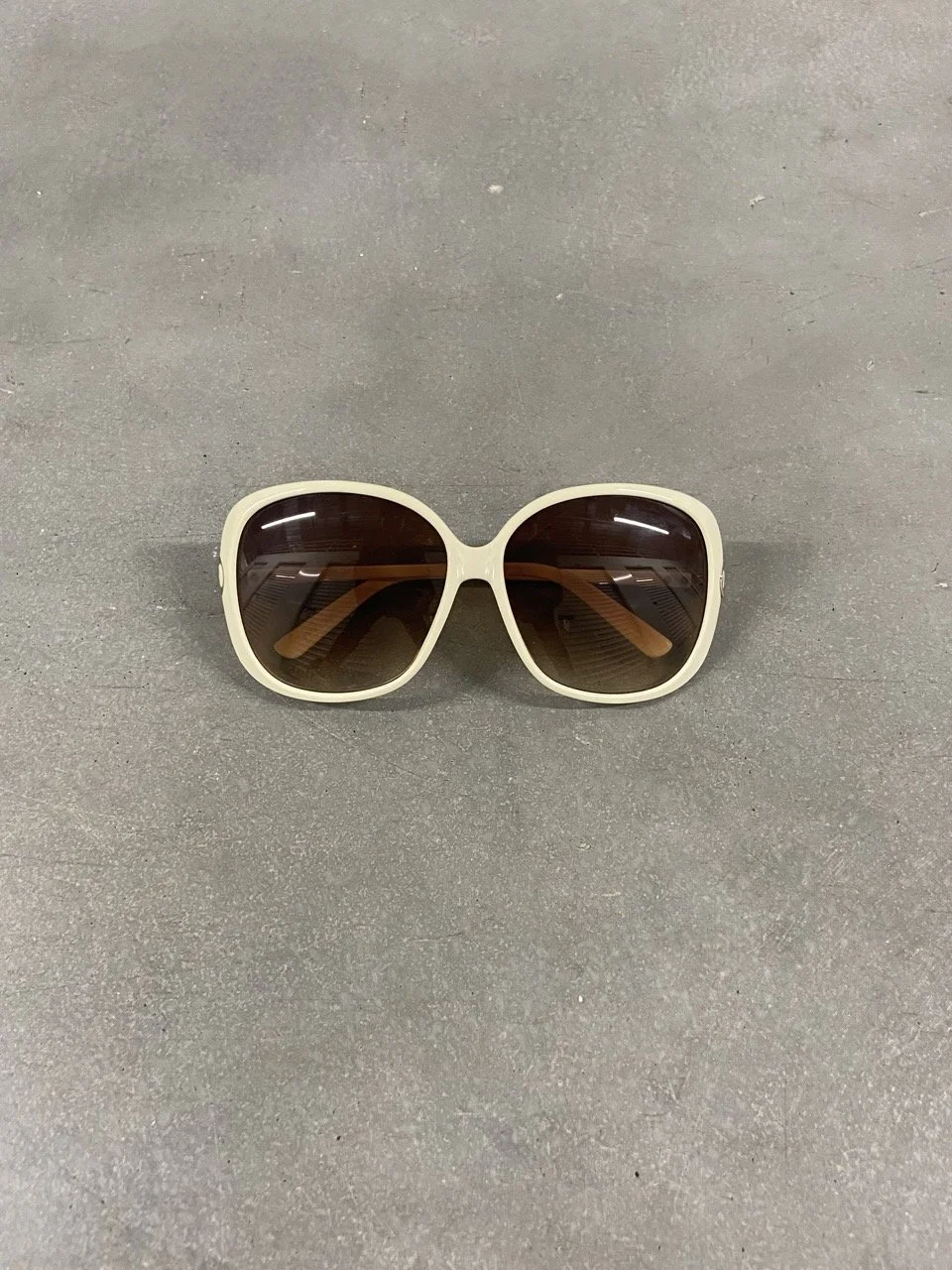 PARIS MIKI DAISY SUNGLASSES
