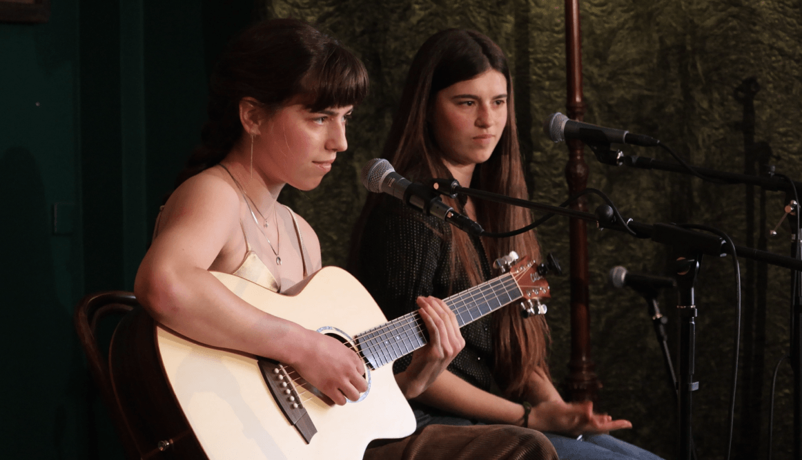 Zoe and Sophia performing at Smith's Alternative Canberra 11.10.2026 - Photo 2