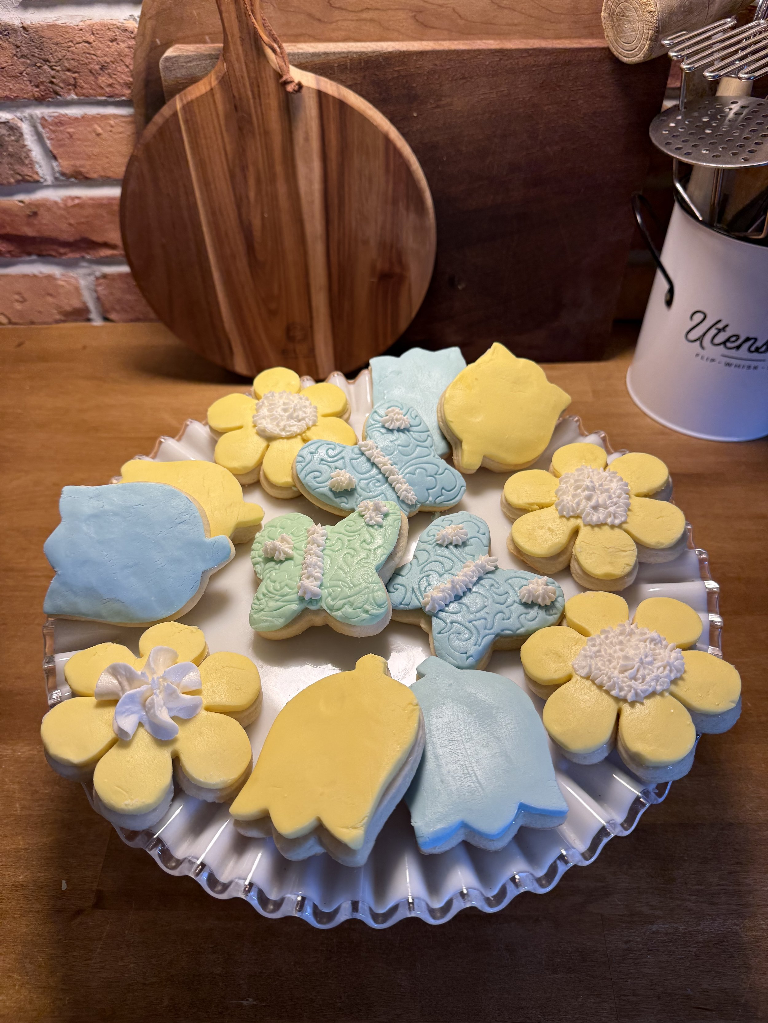 Frosted Sugar Cookie - Hand-Piped Buttercream Frosting - 1 Dozen