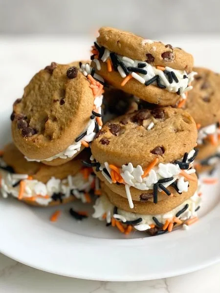 halloween-sandwich-cookies-7.jpg